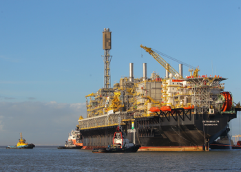 Plataforma de Petróleo na Camada do pré-sal