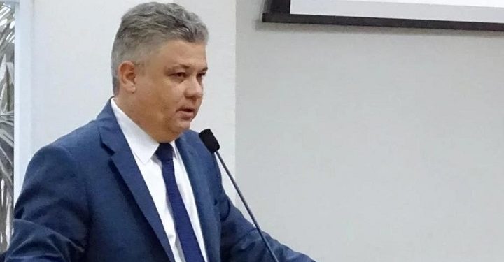 Vereador Robson Oliveira preside CPI para investigar Cedae em Macaé-RJ