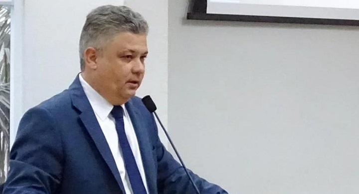 Vereador Robson Oliveira preside CPI para investigar Cedae em Macaé-RJ