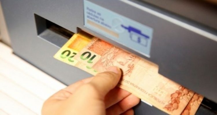 Saque em Caixa Eletrônico