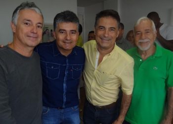 Ex-prefeito Sílvio Lopes e os filhos