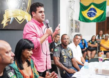 Prefeito Rafael Diniz homenageado no Moto Clube