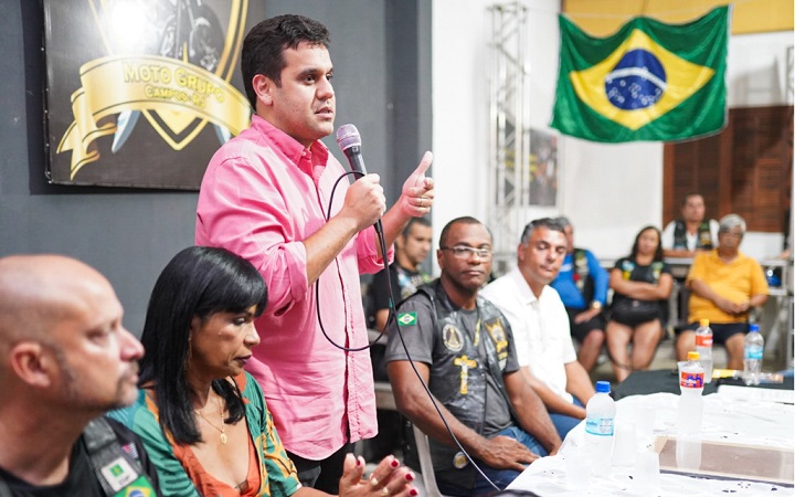 Prefeito Rafael Diniz homenageado no Moto Clube