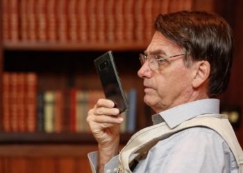 Bolsonaro assume campanha pró-golpe