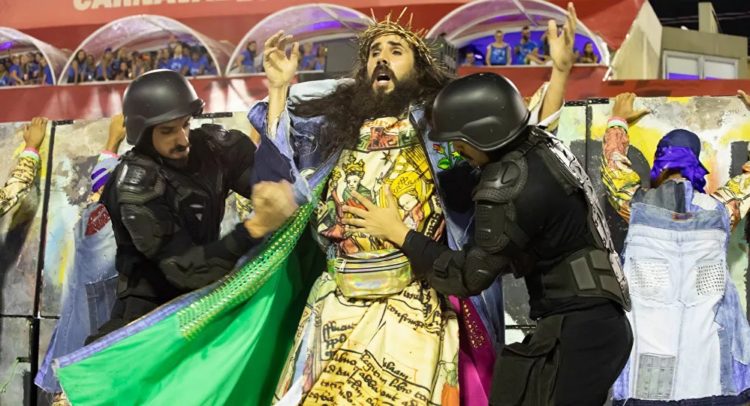 Representação de Jesus no desfile da Mangueira