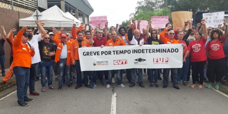 Petroleiros em greve