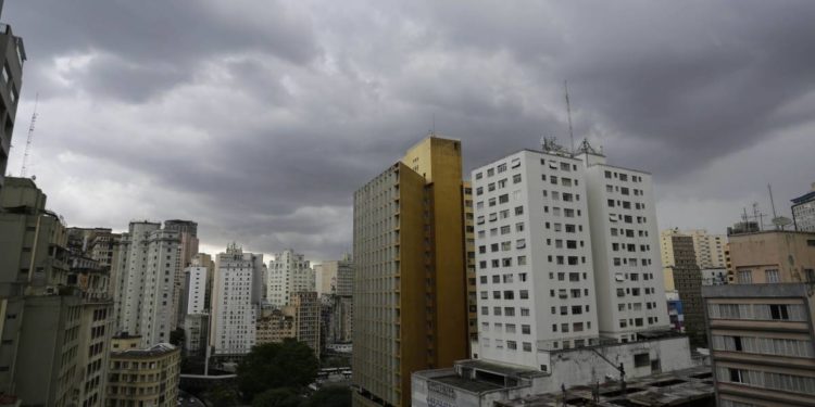 Previsão do tempo em todo o Brasil