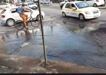 Vazamento de esgoto em Campos