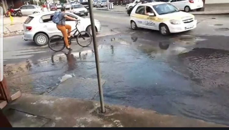 Vazamento de esgoto em Campos