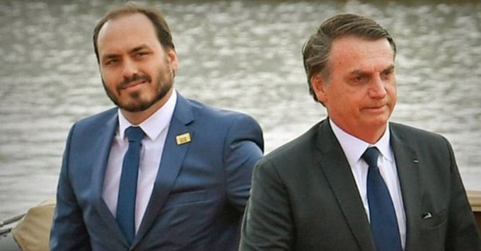 Carlos Bolsonaro e Jair Bolsonaro