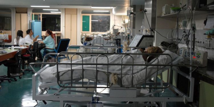 Leitos superlotados em hospitais