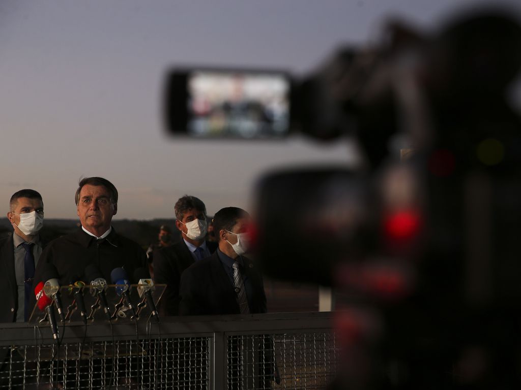 Jair Bolsonaro na Porta do Alvorada