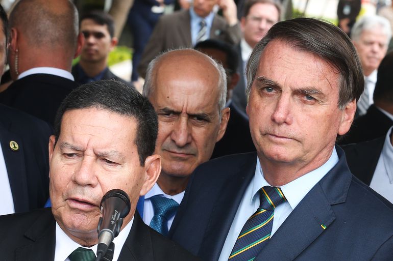 Hamilton Mourão, Bolsonaro e o ministro da Defesa