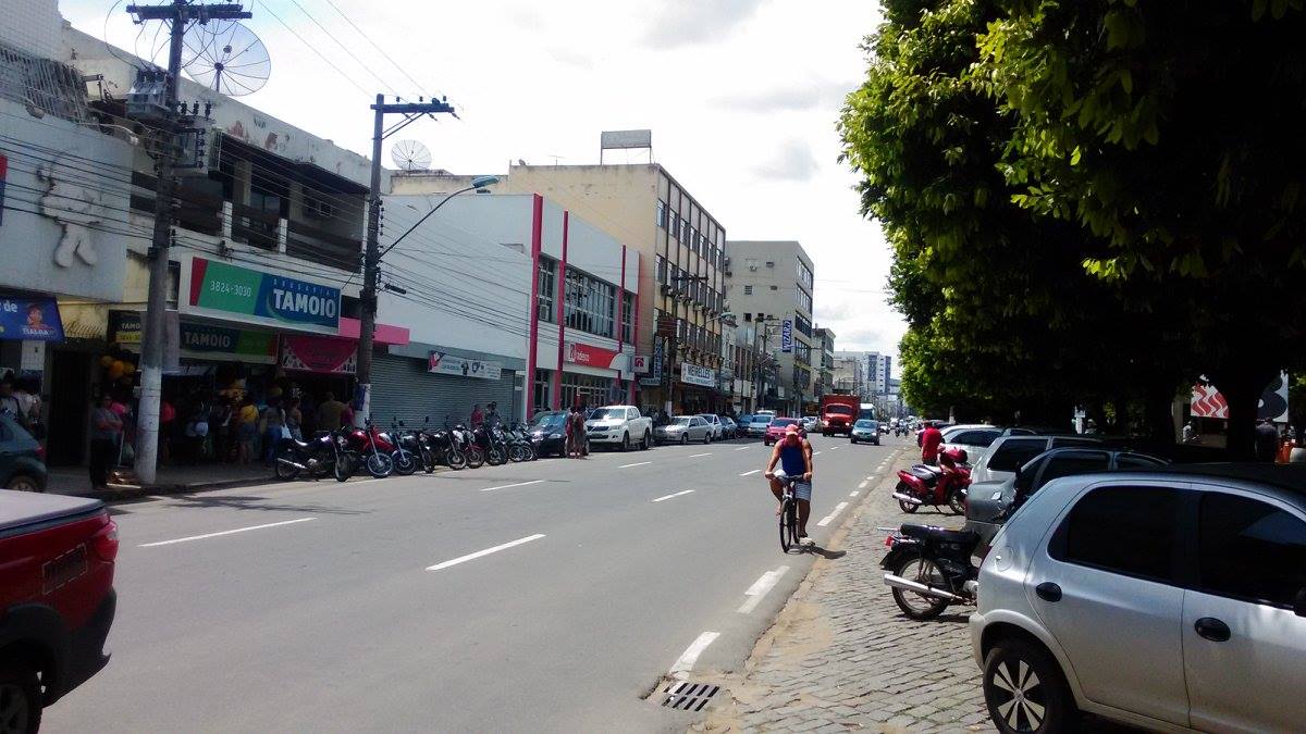 Estacionamento nas ruas de Itaperuna-RJ