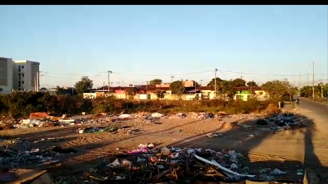 Terras sendo invadidas na Estrada Santa Rosa