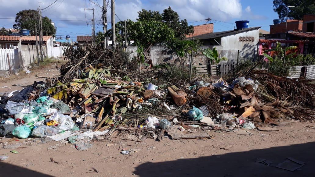 Lixo nas ruas de Tamoios - Cabo Frio
