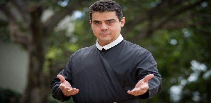 PADRE CELEBRIDADE PEDIU SEGREDO DE JUSTICA PARA 'PROTEÇÃO DE SUA INTIMIDADE' EM CASO DE EXTORSÃO
