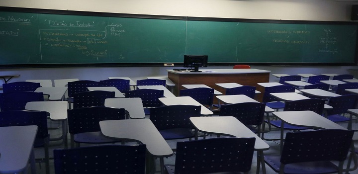Escolas públicas e particulares voltam em dias diferentes