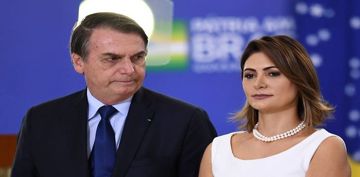 Bolsonaro e esposa
