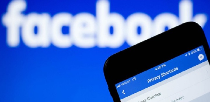 imagens pornográficas foram vistas por alguns usuários do facebook na madrugada de quinta-feira.