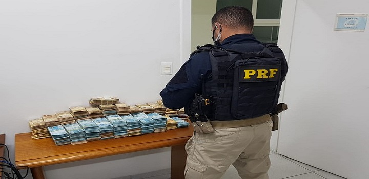 PRF apreende R$ 1 milhão
