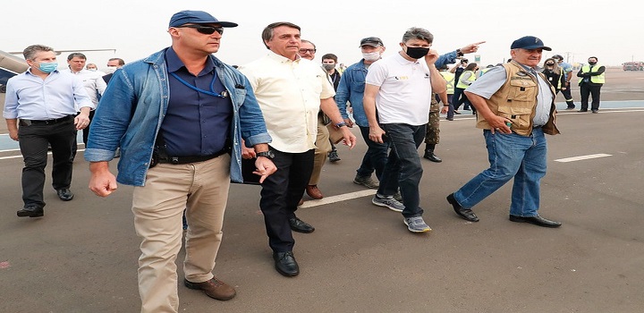 fumaça faz avião de Bolsonaro arremeter