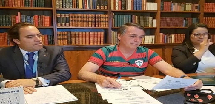 Bolsonaro defende retorno às aulas