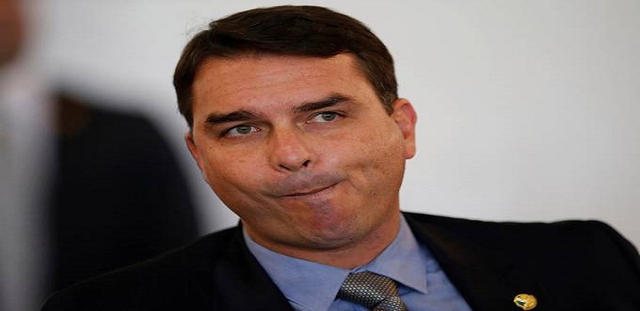 Flávio Bolsonaro investigado por rachadinhas