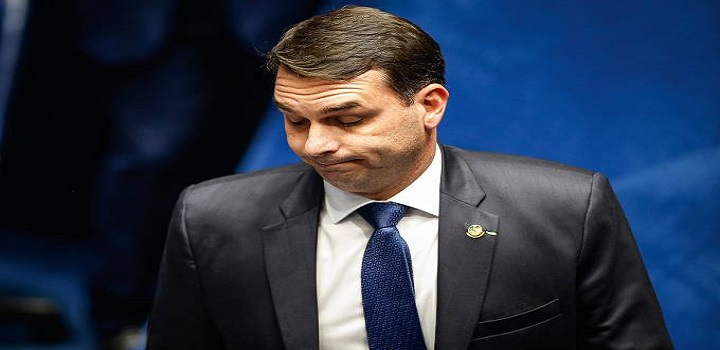 R$ 2,7 MILHÕES EM DINHEIRO VIVO NOS NEGÓCIOS DE FLAVIO BOLSONARO