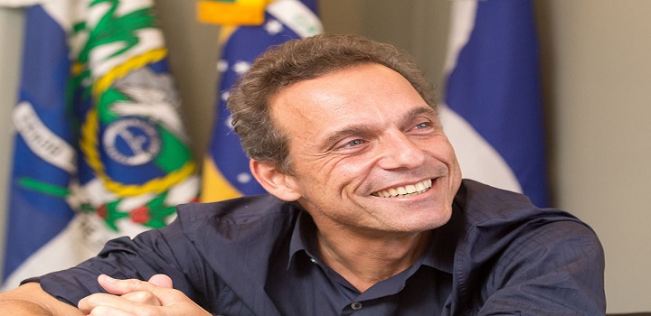 Prefeito de Macaé compra de vacinas