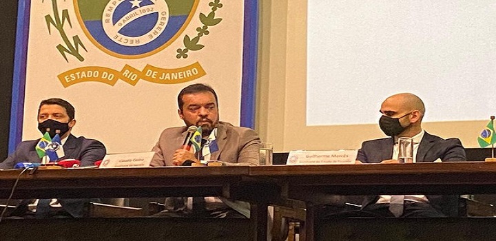 Governador Claudio Castro anuncia 13 salario