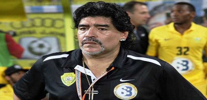 Maradona é internado em La Plata