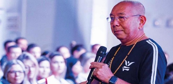 Guru da meditação investigado por abusos