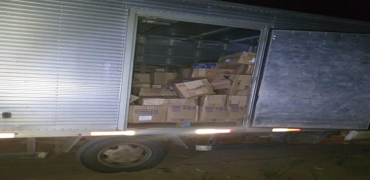 Policiais de Campos, RJ, recuperam caminhão com carga de remédios roubado em Rio das Ostras
