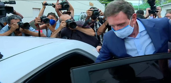 Crivella vai para prisão domiciliar