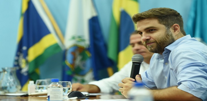 Wladimir Garotinho se reune com secretariado