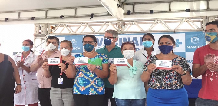 Ao todo, serão 81.400 doses de vacina contra a Covid-19 aplicadas nas 50 cidades da área de cobertura da Inter TV nas regiões Serrana, dos Lagos, Metropolitana, Baixada Litorânea, Norte e Noroeste fluminenses.
