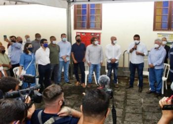 Governador se reúne com representantes de associações de moradores de Teresópolis