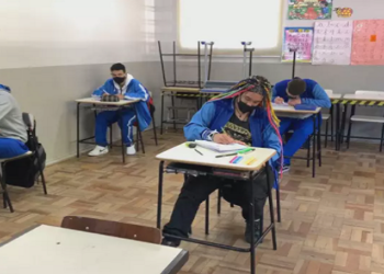 Aulas presenciais RJ volta as aulas professores em greve
