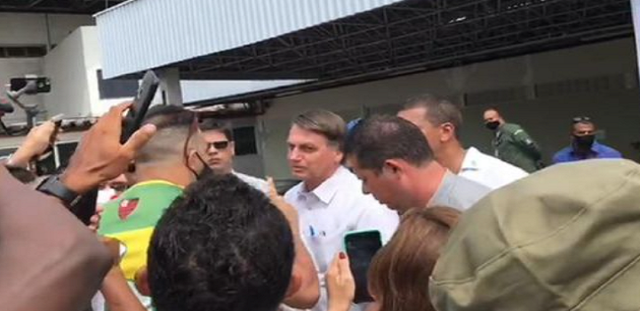 Bolsonaro critica medidas restritivas