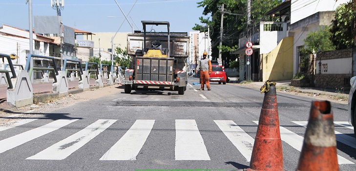 Operação Tapa Buracos nesta terça-feira na 28 de Março, no Parque Santo Amaro