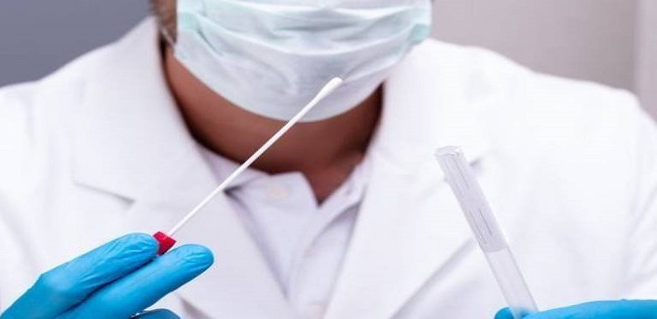 vestígios do vírus podem permanecer detectáveis por mais tempo em amostras fecais
