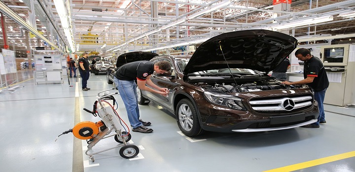 Mercedes e Ford encerram atividades no Brasil