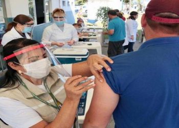 Trabalhadores vacina contra a covid -19