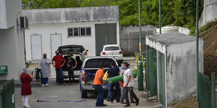 Falta de oxigênio hospitalar em Manaus-AM
