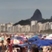 Praia do Leme lotada