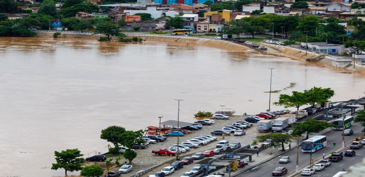 Rio Paraíba do Sul na área central de Campos
