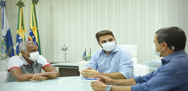 Prefeito Wladimir Garotinho recebe visita do senador Romário No encontro, foram apresentadas as necessidades de recursos para reforma e ampliação de hospitais
