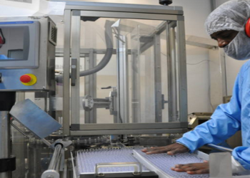 O governo enviou uma carta à fabricante AstraZeneca na qual dá aval para que empresas privadas brasileiras possam adquirir um lote de 33 milhões de doses de vacina