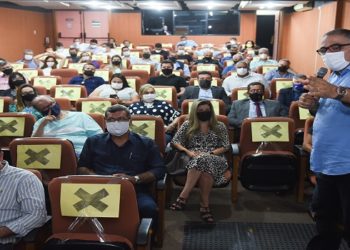 REUNIAO COMBATE À COVID-19 CAMPOS DOS GOYTACAZES